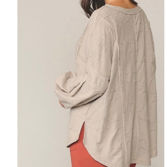 Star Textured Balloon Sleeve Blouse - Picture 4 of 5